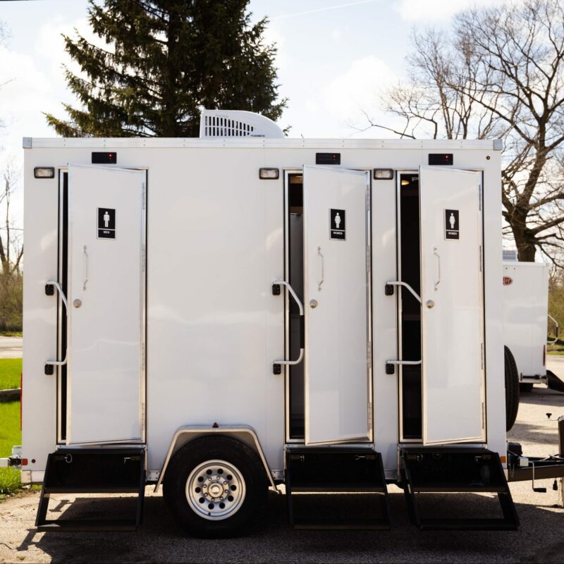 Kerkstra 3 stall estate porta potty